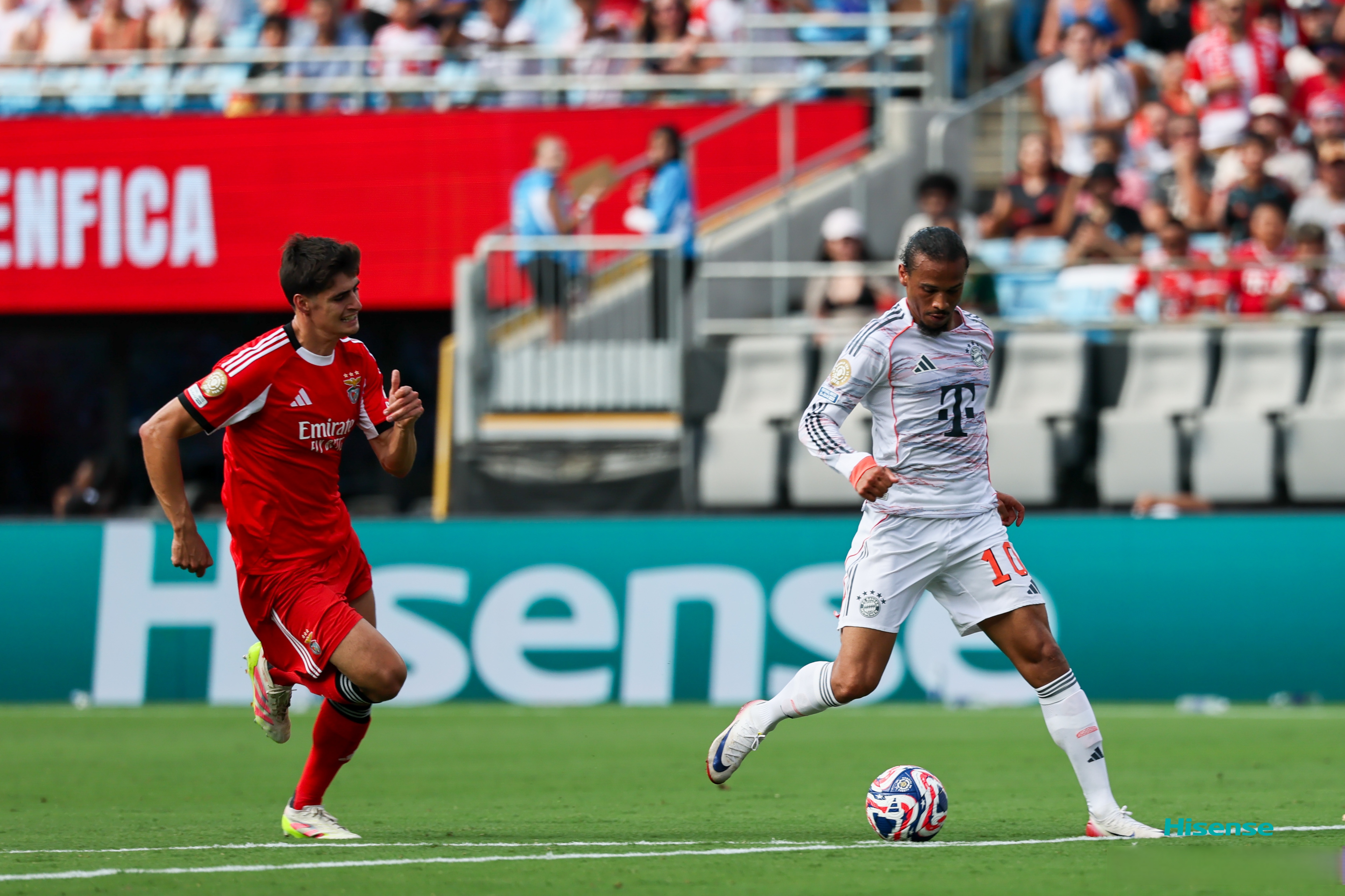 欧冠窗口期走向成谜；巴塞罗那内部沟通；悬念犹存；赛程密集仍需轮换(巴塞罗那最新赛程)