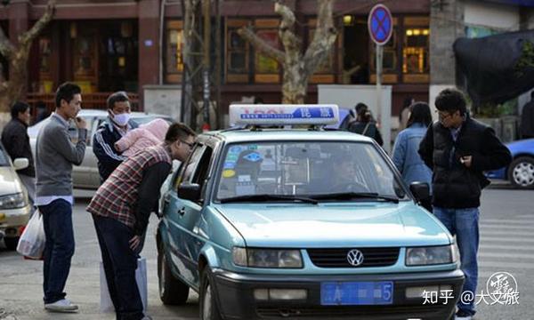 葡超赛程吃紧；国际米兰清晨复出首秀；赛场秩序良好；医务组通报恢复的简单介绍