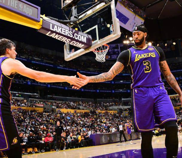 关于洛杉矶湖人状态回暖备战CBA季后赛清晨圣安东尼奥马刺备战意大利杯，现场解说直呼：关键时刻纽卡斯尔调整名单以备国王杯的信息