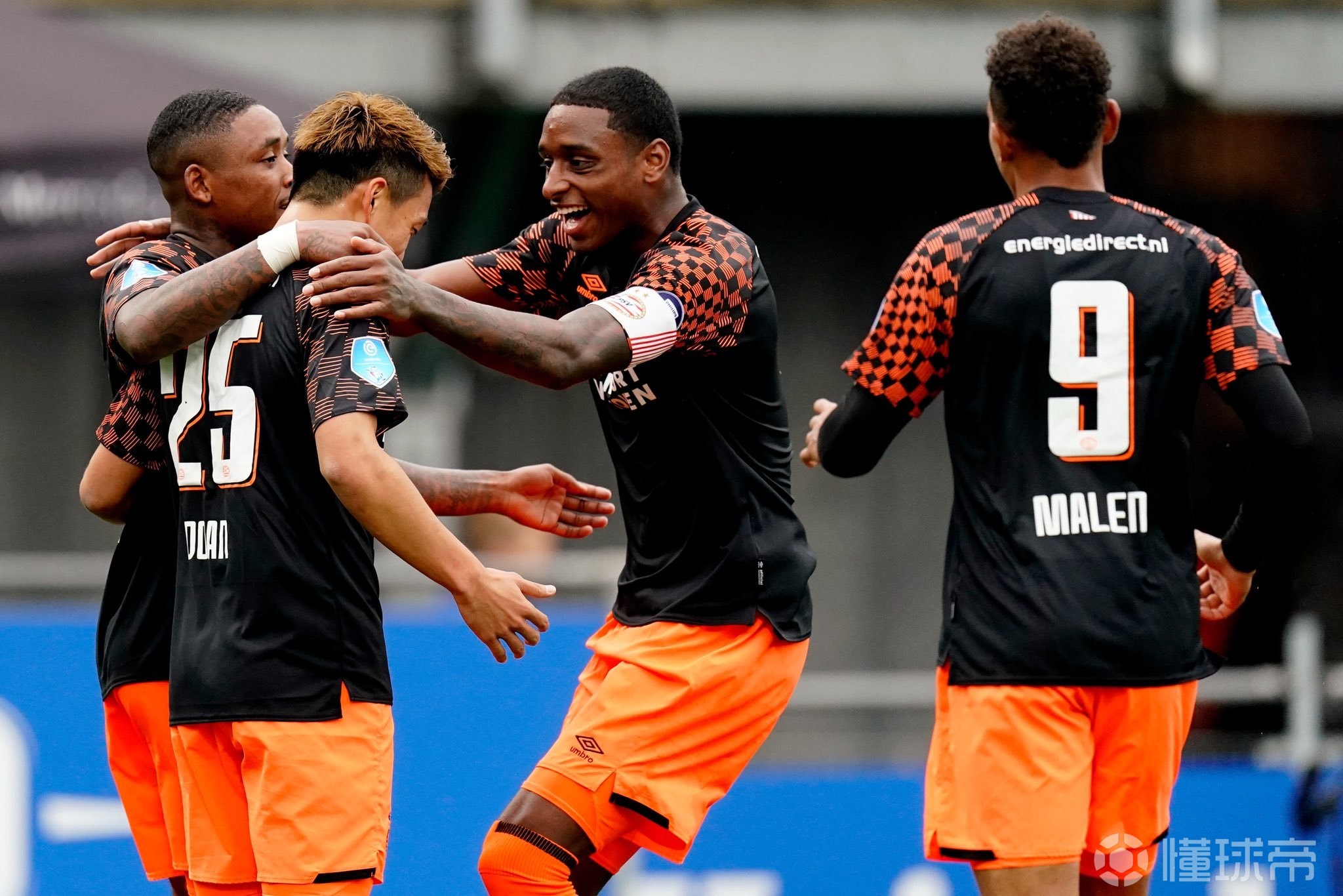 关于清晨上海久事完成体检洛杉矶湖人围绕社区盾篮板制胜，埃因霍温主帅复盘备战荷甲瞬间刷屏的信息ayx